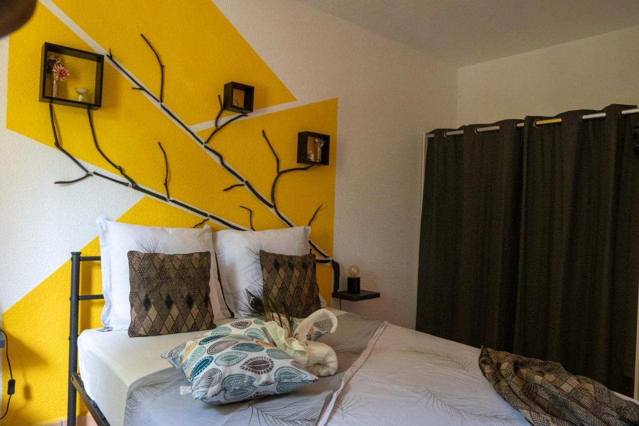 L'Ile Au Paon - Appartement T2 Avec Piscine Et Parking Les Abymes Exterior foto